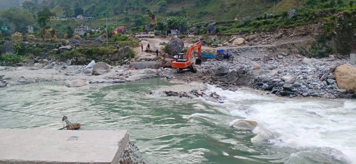 The construction site of Bailey bridge over the Budhiganga River along the Sanphe-Martadi,at Badimalika Municipality in Bajura, on Thursday, October 16, 2020. Photo: Prakash Singh/THT