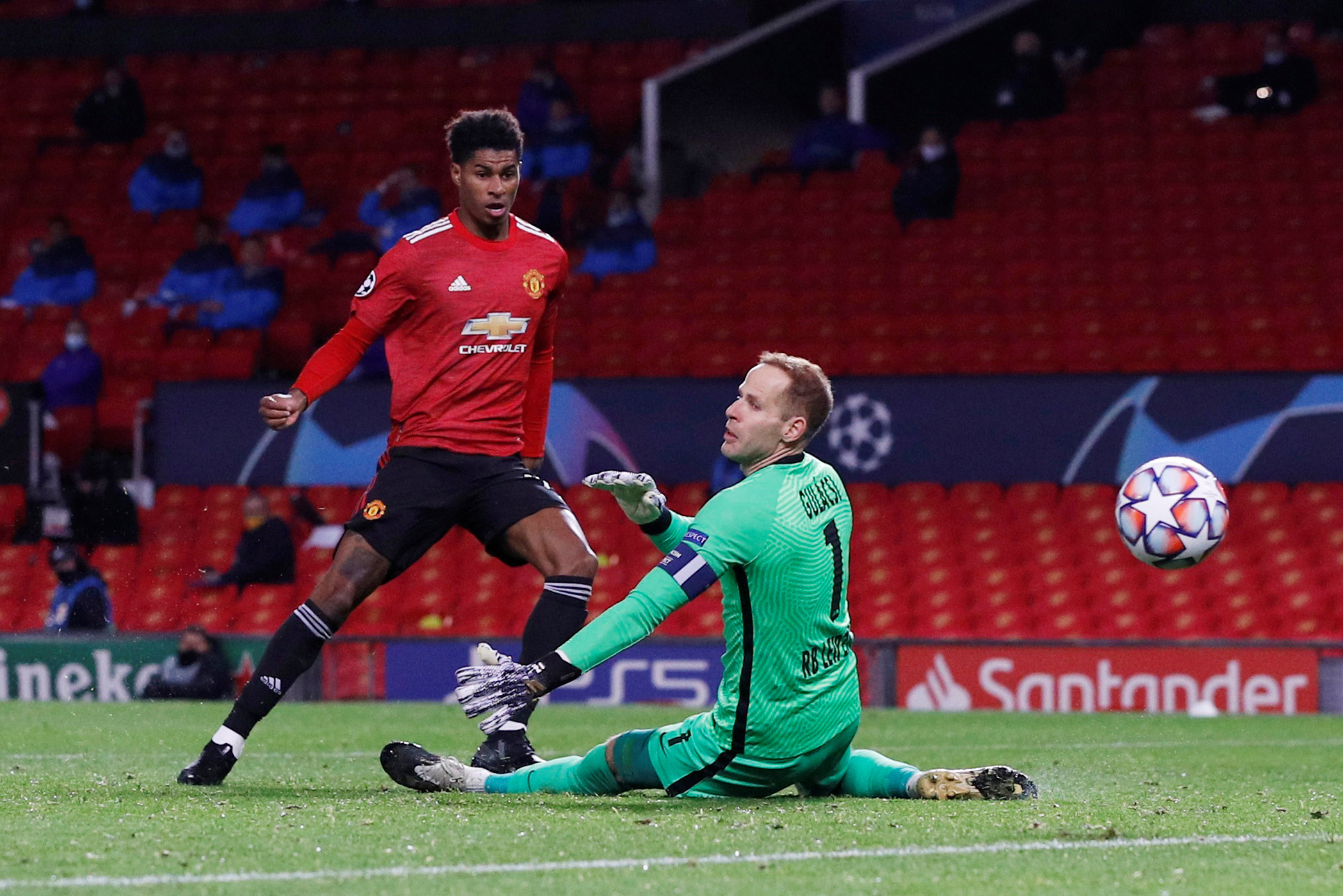 Manchester United's Marcus Rashford scores their second goal. Photo: Reuters