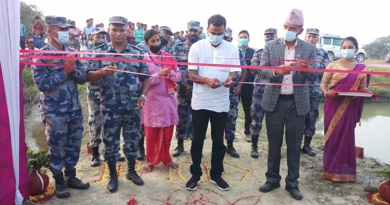 Officials cut ribbon during a joint inauguration ceremony to establish APF border outpost in Parsa district, on Monday, November 09, 2020. Photo: Ram Sarraf/THT