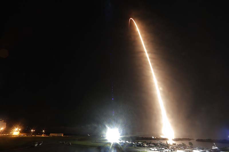 A Falcon 9 SpaceX rocket with the Crew Dragon capsule is seen during a time exposure as it lifts off from pad 39A at the Kennedy Space Center in Cape Canaveral, Florida, US, on Sunday, November 15, 2020. Photo: AP