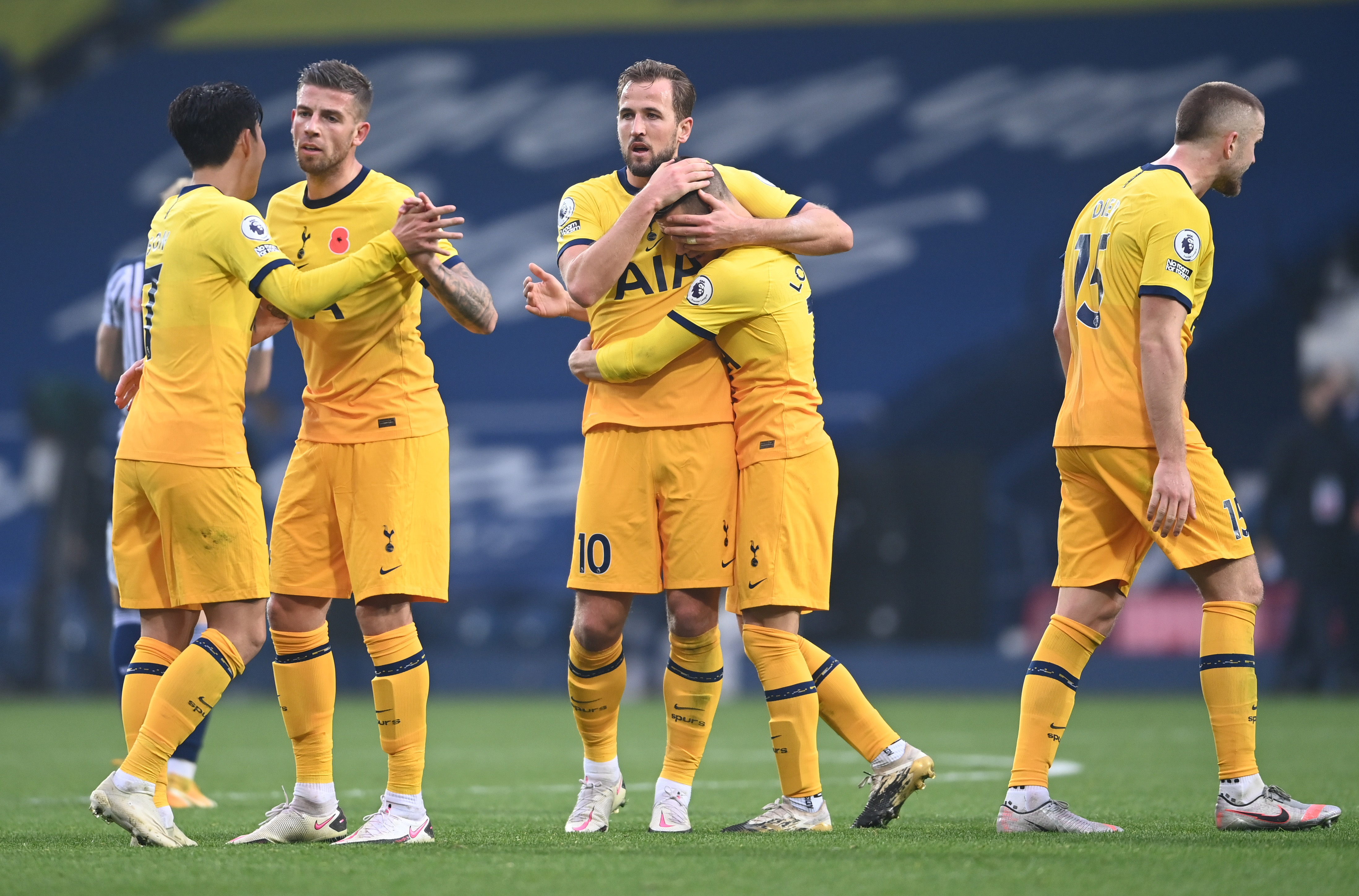 Tottenham Hotspur's Harry Kane and teammates celebrate after the match. Photo: Reuters 