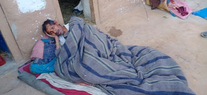 Khale Luwar struggling for life due to inability to buy medicines, in Budhinanda Municipality, Bajura, on Thursday. Photo: Prakash Singh/ THT