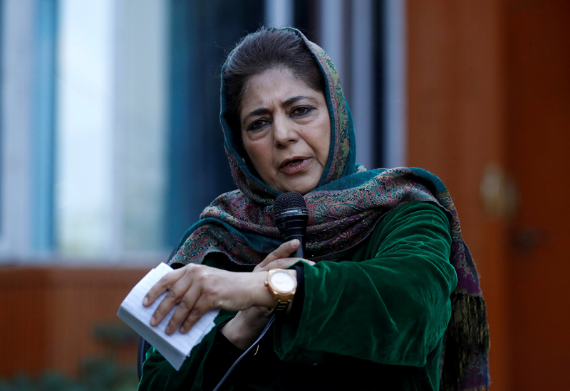 Mehbooba Mufti, former chief minister of Jammu and Kashmir and President of Peoples Democratic Party (PDP), addresses a news conference in Srinagar, October 23, 2020. Photo: Reuters/File