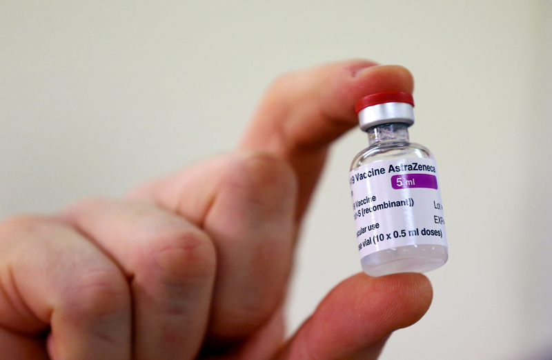 A dose of the Oxford University/AstraZeneca COVID-19 vaccine is displayed at the Princess Royal Hospital in Haywards Heath, West Sussex, Britain January 2, 2021. Photo: Gareth Fuller/PA Wire/Pool via Reuters/File