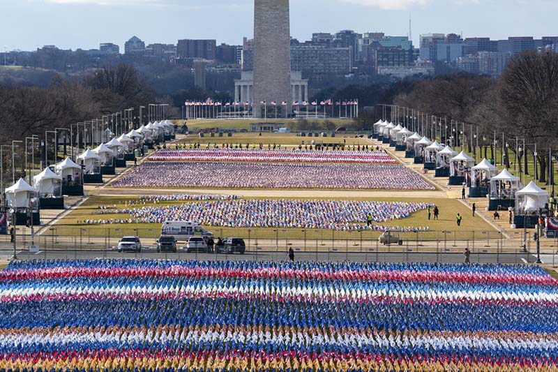 Flags are placed on the National Mall, looking towards the Washington Monument, and the Lincoln Memorial, ahead of the inauguration of President-elect Joe Biden and Vice President-elect Kamala Harris, in Washington, on Monday, January 18, 2021. Photo: AP